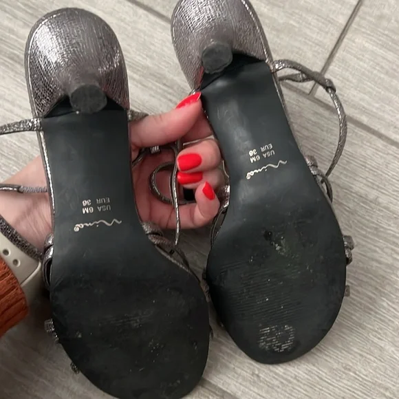 Nina Glory Style Strappy Silver Heels Size 6 - Picture 8 of 8